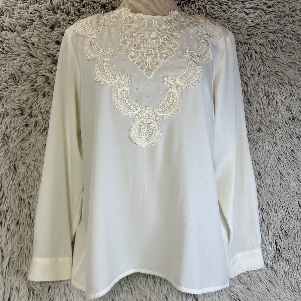 Vintage Kathy Che White Blouse Size 12 Scalloped Lace Applique Beaded Sequin Top
